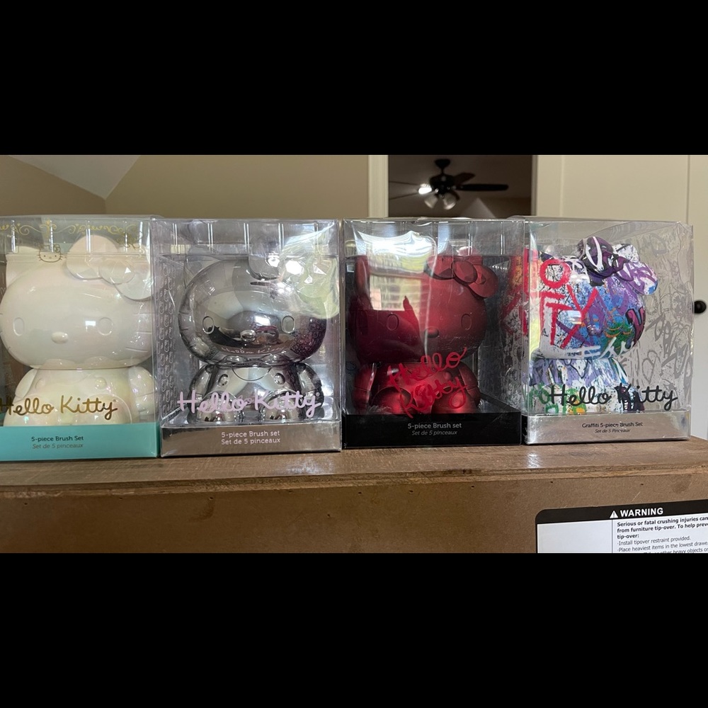 RARE Set of Hello kitty Sephora edition